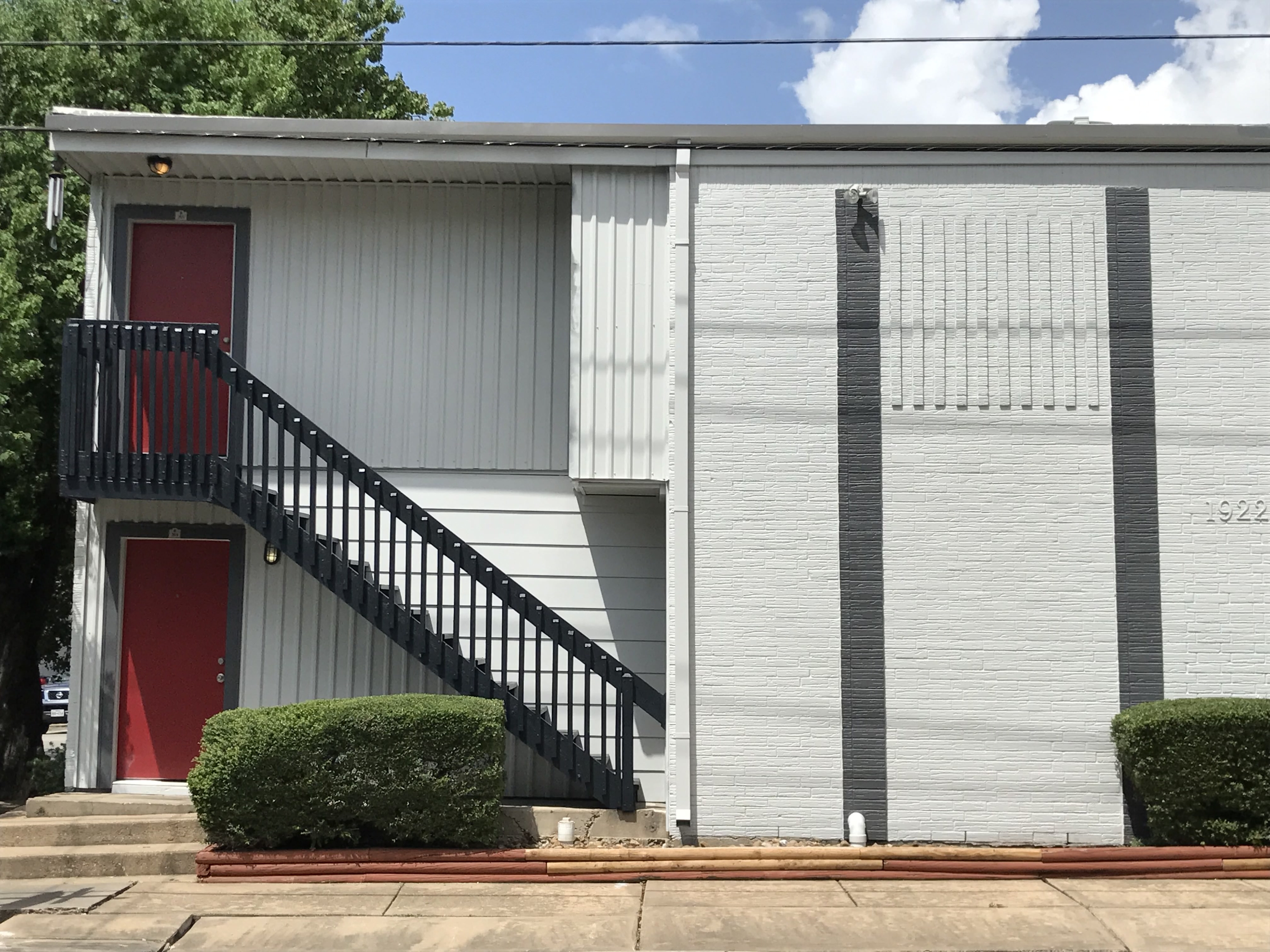 1 Bedroom Multi-Family Home – 1922 McDuffie Street, Houston, TX 77019